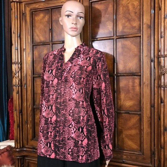 NWOT Joan Rivers Pink Python Micro Crepe Overlay V-neck Top - Picture 2 of 13